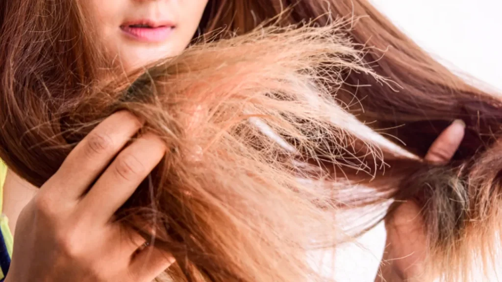 Penyebab Rambut Patah pada Wanita